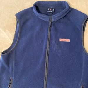 **PRICE DROP** NOW $18 Men’s fleece Vineyard Vines vest Navy sz M